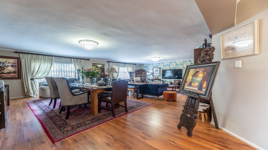 5 Bedroom Property for Sale in Flamingo Vlei Western Cape